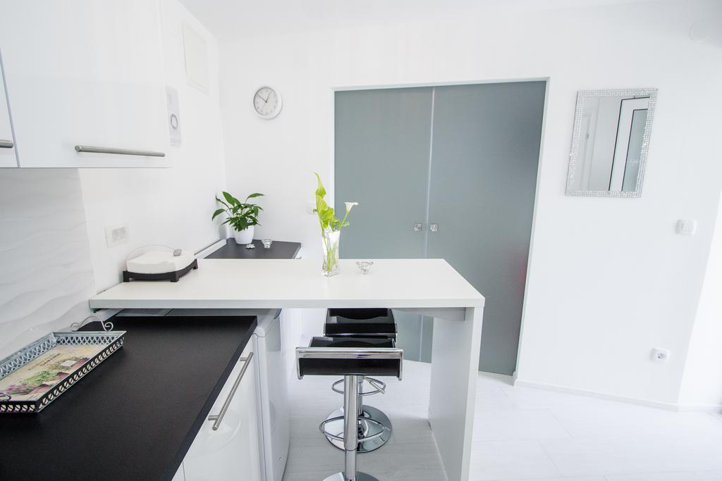 Luxury Studio Apartment White Sensation Βόντιτσε Εξωτερικό φωτογραφία