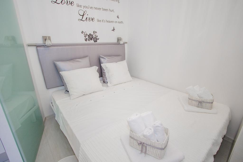Luxury Studio Apartment White Sensation Βόντιτσε Εξωτερικό φωτογραφία
